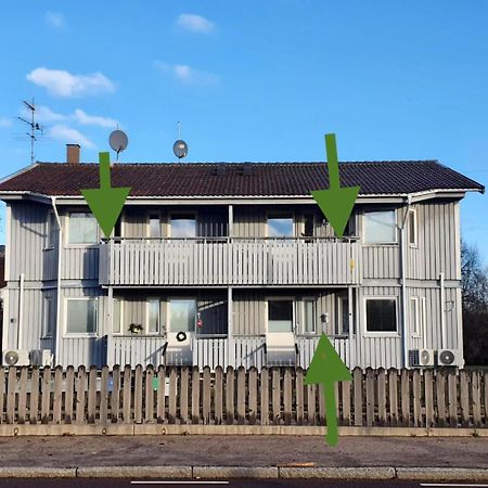 3 Laegenheter Med Totalt 5 Sovrum Och 8 Baeddar Ruda Esterno foto