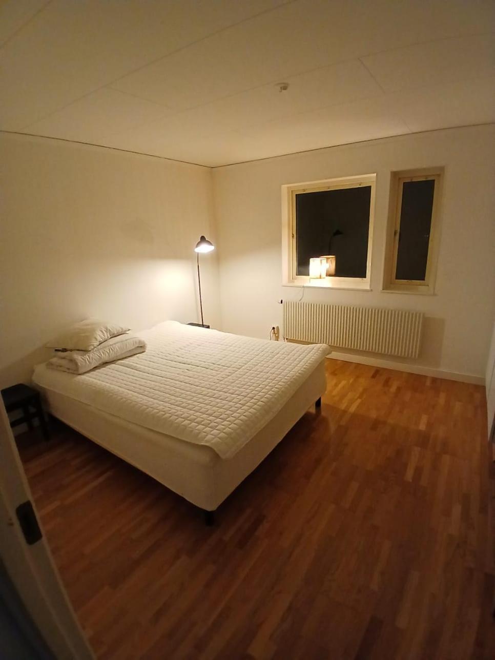 3 Laegenheter Med Totalt 5 Sovrum Och 8 Baeddar Ruda Esterno foto